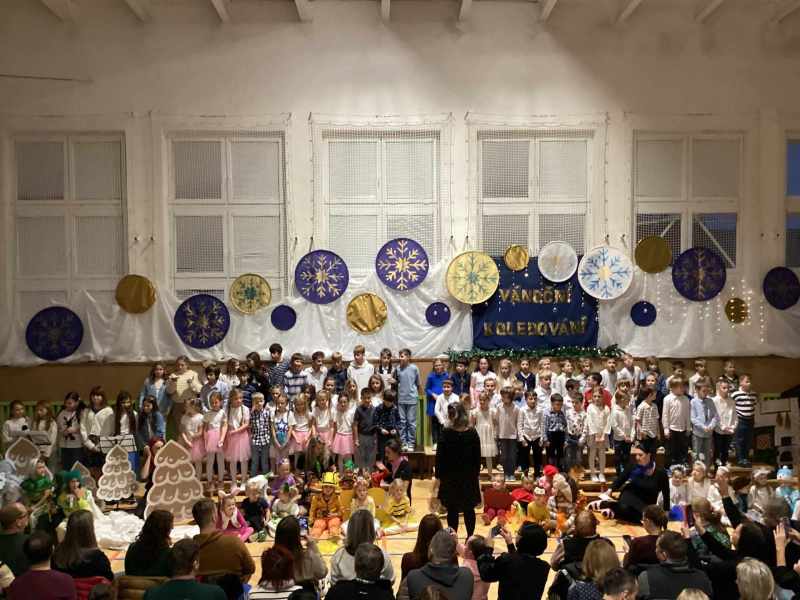 Vánoční koledování