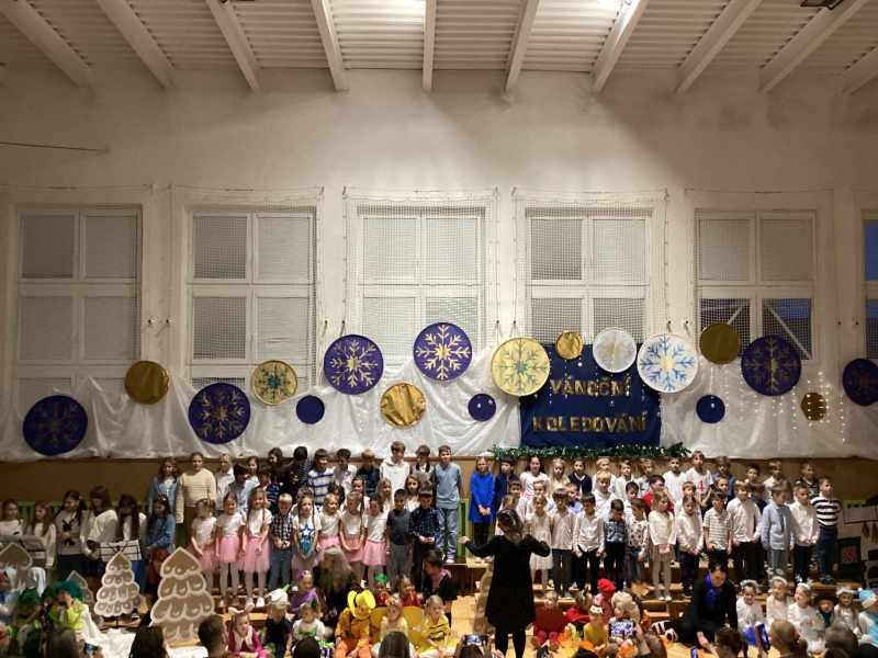 Vánoční koledování