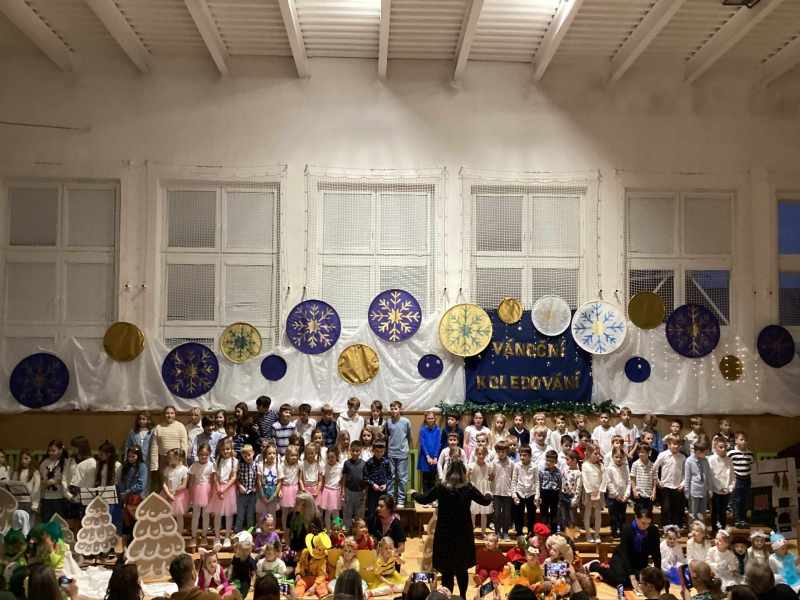 Vánoční koledování