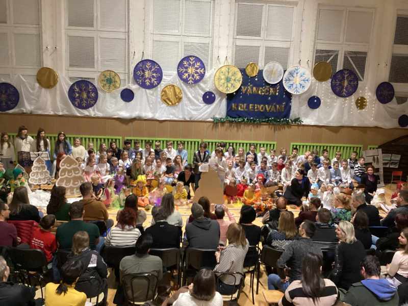 Vánoční koledování