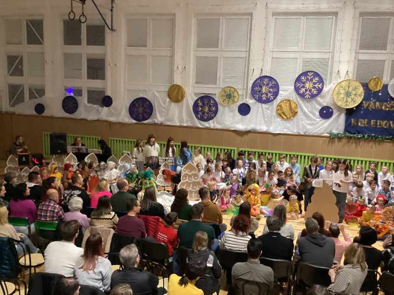 Vánoční koledování