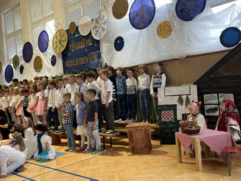 Vánoční koledování