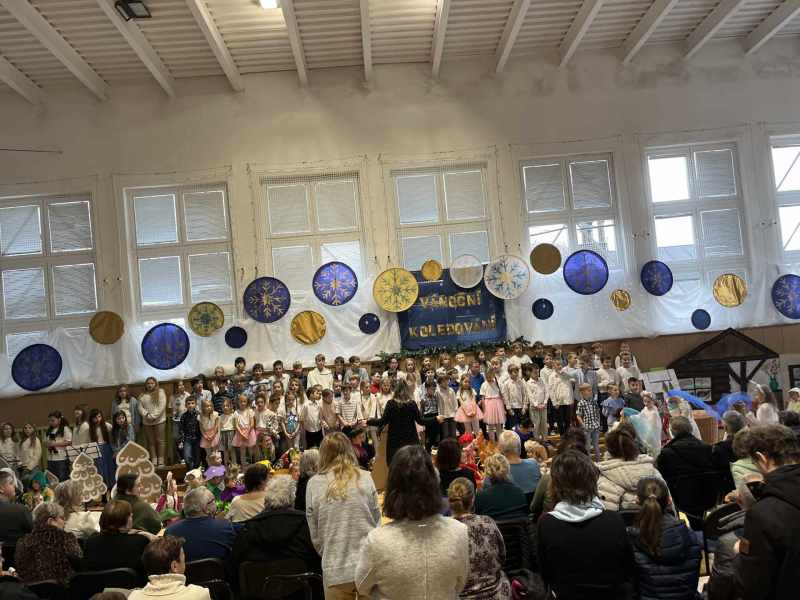 Vánoční koledování