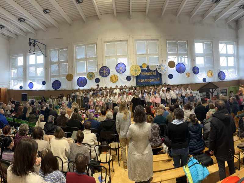 Vánoční koledování