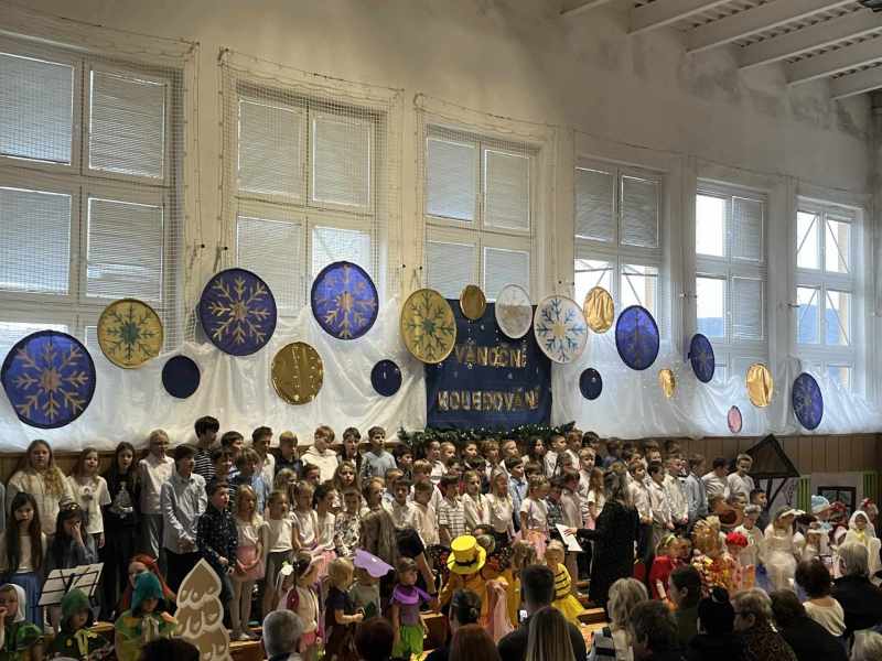 Vánoční koledování