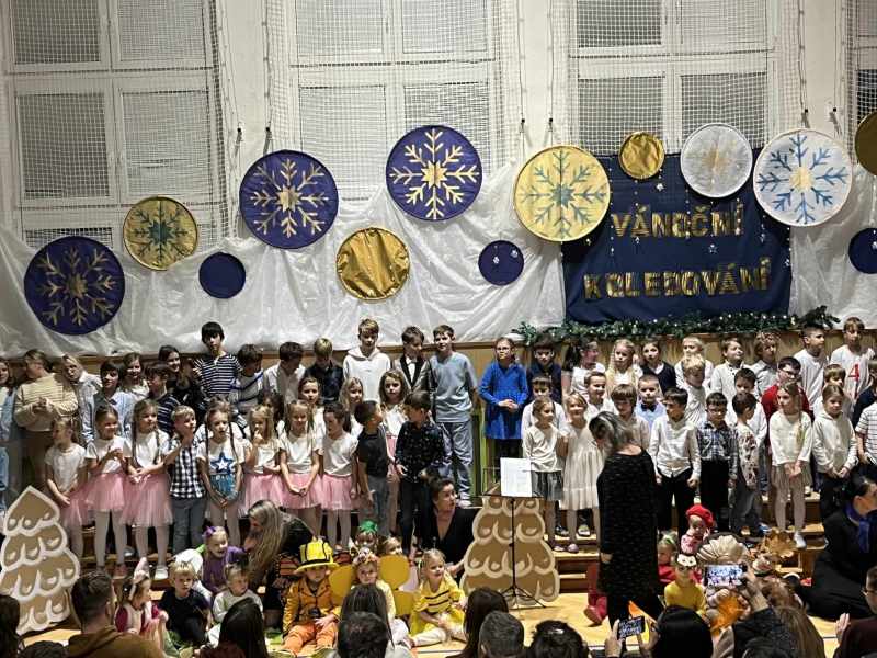 Vánoční koledování