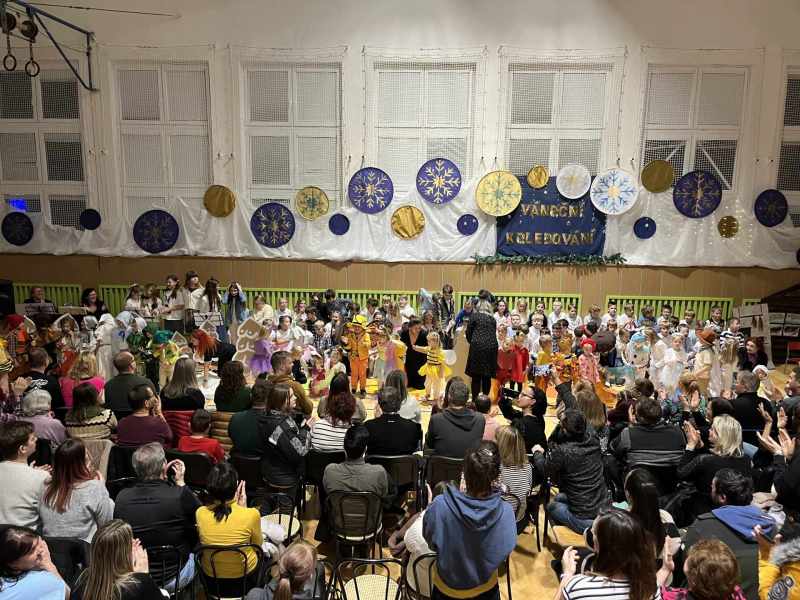 Vánoční koledování