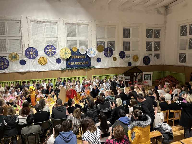 Vánoční koledování