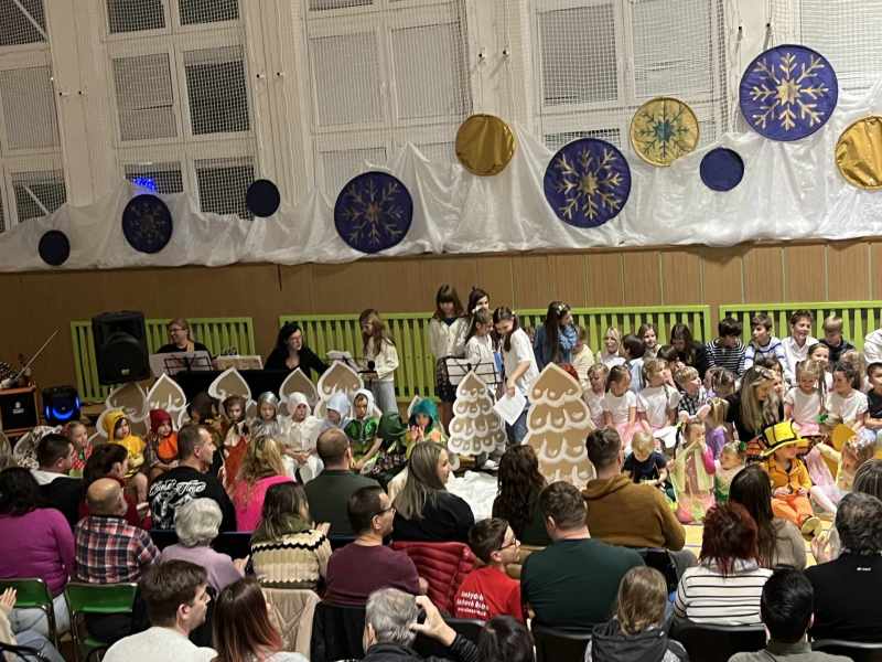 Vánoční koledování