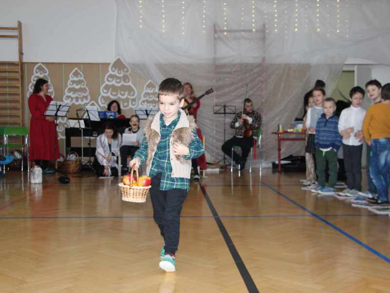 Vánoční koledování